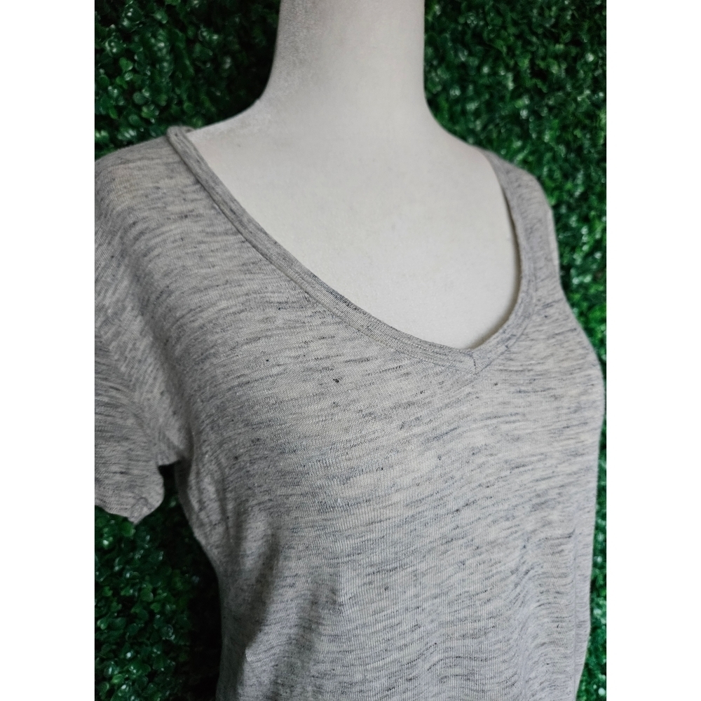 FREE when added to bundle - banana Republic linen v-neck tee
